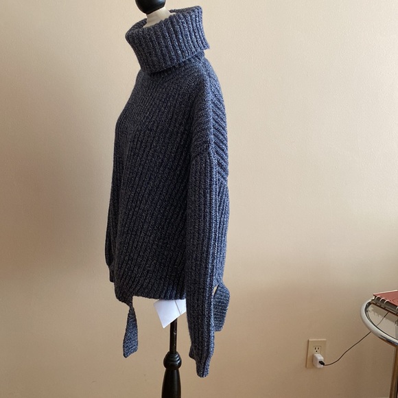 NEW Auth. BALENCIAGA Runway knitted SWEATER 8US/ 38 ITALY ( runs big) - Picture 4 of 16